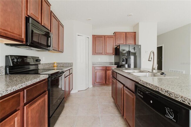 Building Photo - 304 Cascade Bend Dr