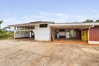 Building Photo - 3 Bed / 1.5 Bath house with carport Parking.