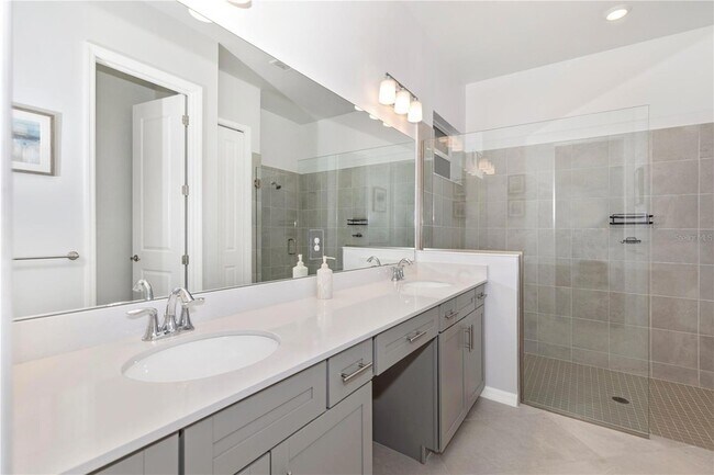 Building Photo - 17475 Jadestone Ct