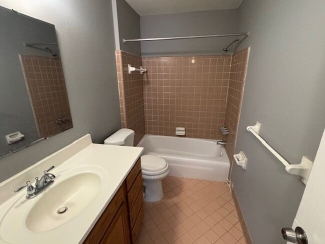 Building Photo - NO DEPOSIT REQUIRED!  $50 VISA GIFT CARD!!...