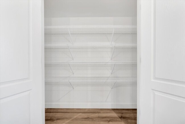 Building Photo - 304 Indigo Ct