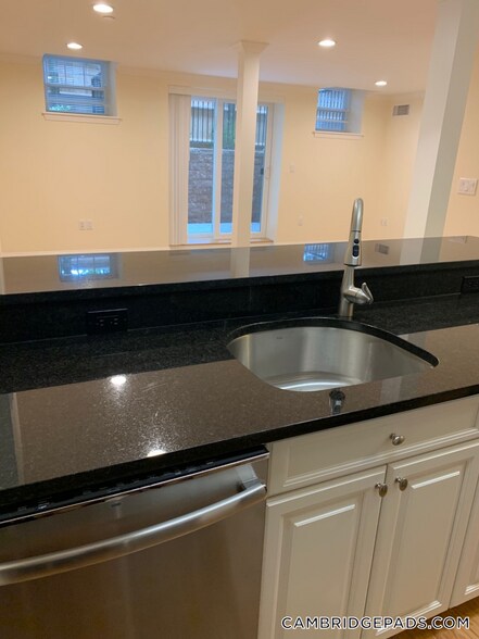 Building Photo - 22 Chauncy St