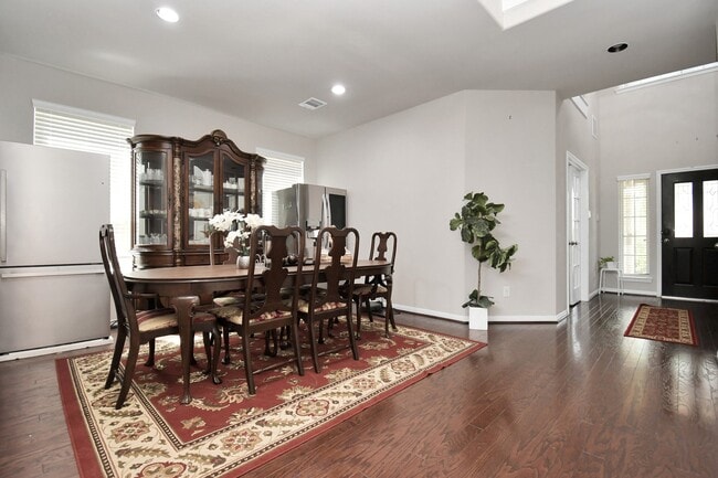 Building Photo - 8002 Mesquite Hill Ln