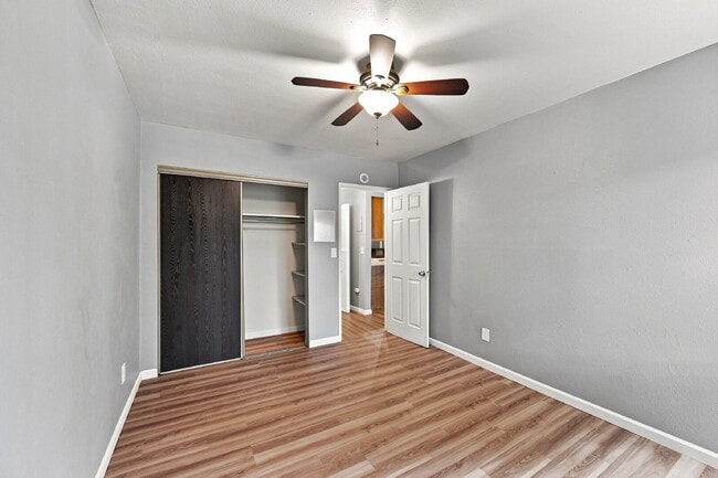 Building Photo - $1,340.95 - 1 Bed, 1 Bath Condo in Denver with In Unit Laundry!