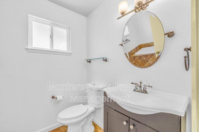 Building Photo - 143 Seal Ct