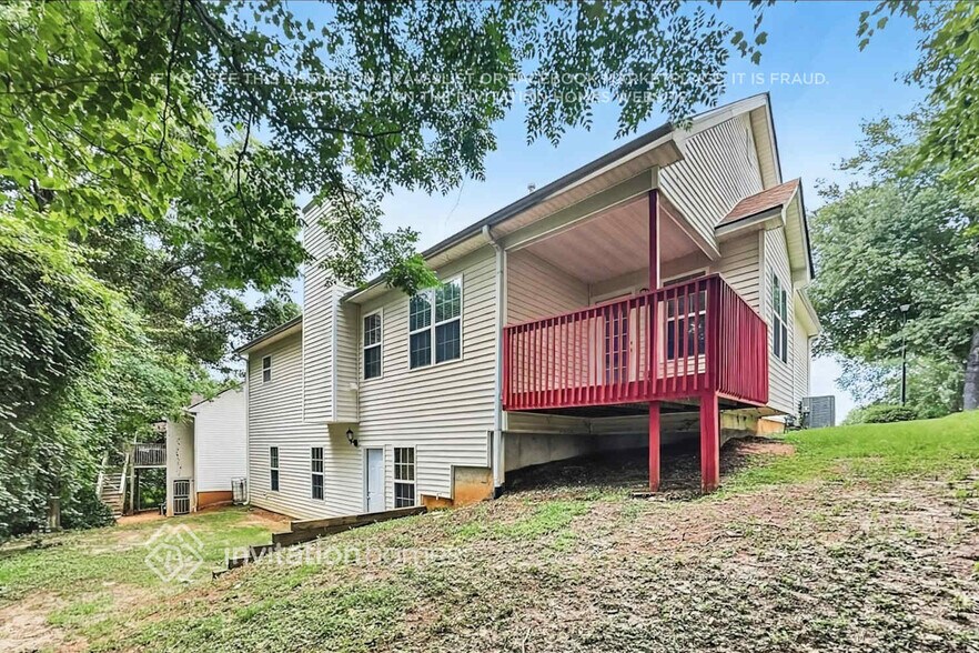 Building Photo - 90 Dairyland Dr