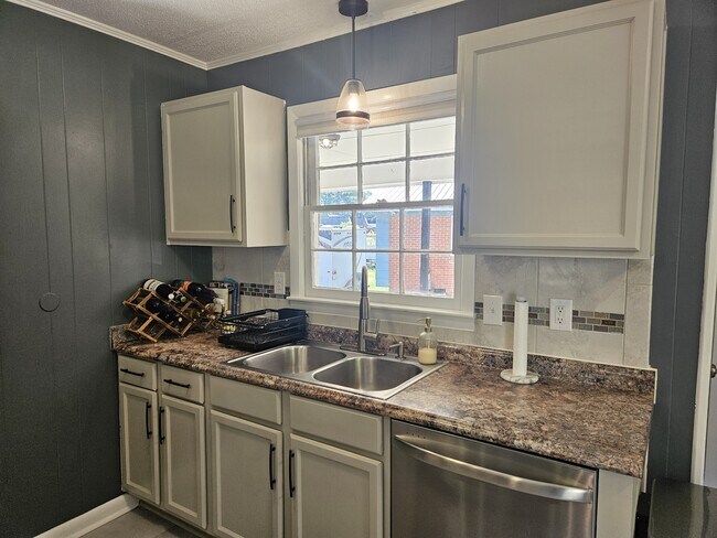 Building Photo - 6659 Julliard Dr