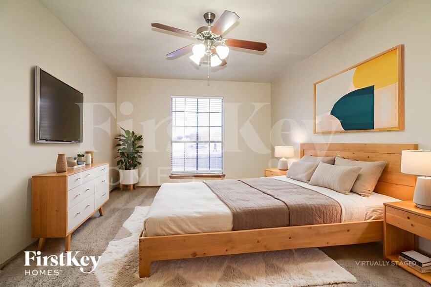 Building Photo - 2504 Tyler Ln