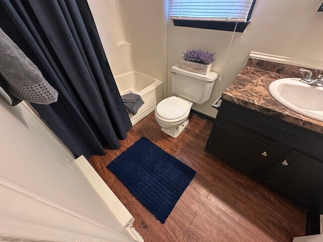 Building Photo - 100 Robbins Ave