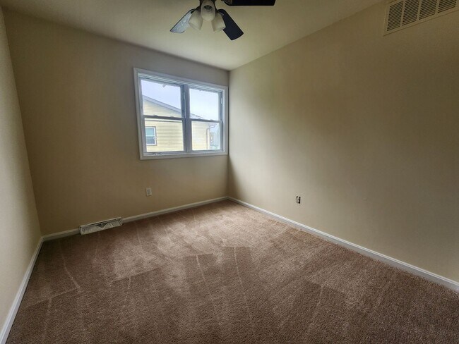 Building Photo - 321 Mayberry Ln