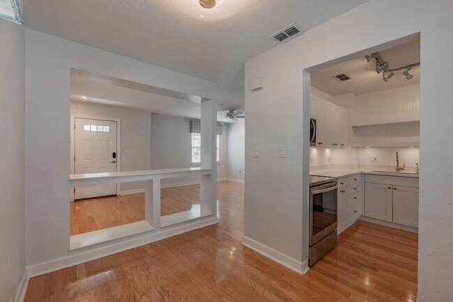 Building Photo - Charming Riverside Heights Rental – Update...