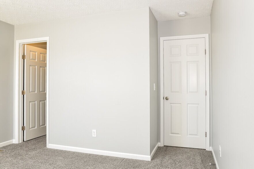 Building Photo - 3963 Genteel Dr