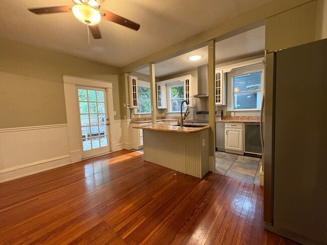 Building Photo - 500 S Eola Dr