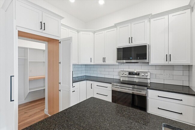Building Photo - 14591 Wellstead Dr