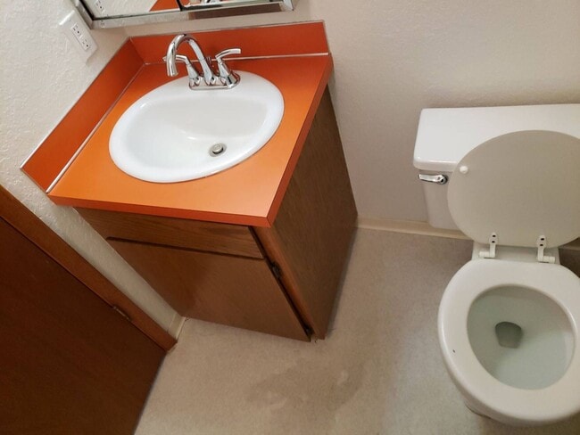 Building Photo - 2005 NE Terre View Dr