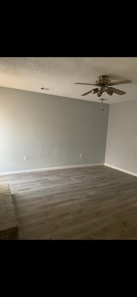 Building Photo - 7538 Beekman Dr