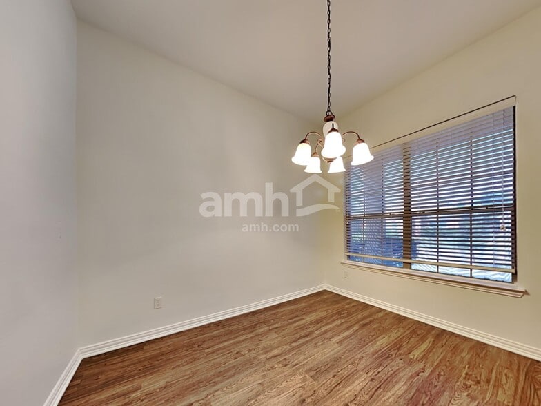 Building Photo - 223 Dancing Light Ln