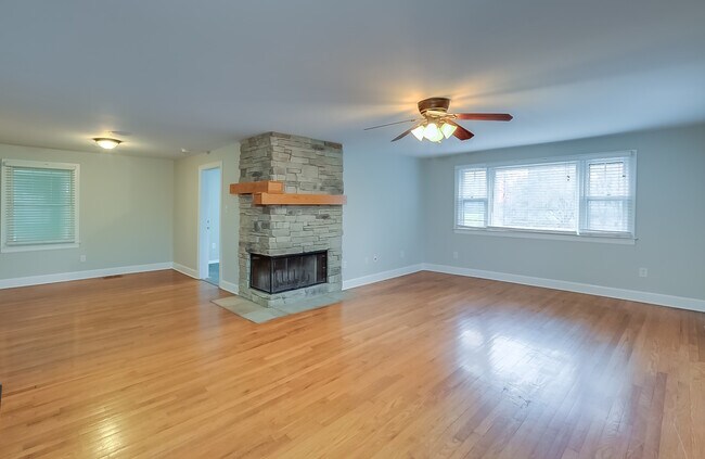 Building Photo - 396 Chilesburg Rd