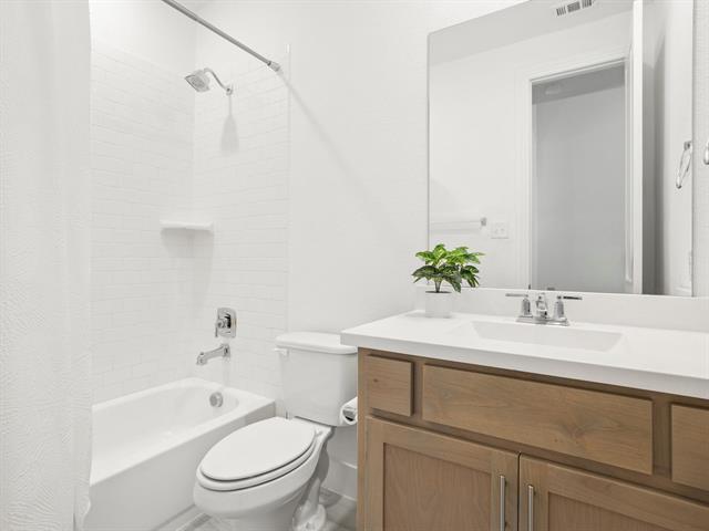 Building Photo - 317 Legna Dr