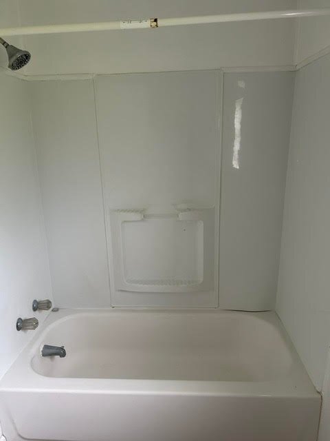 Building Photo - 18 Oak Dr