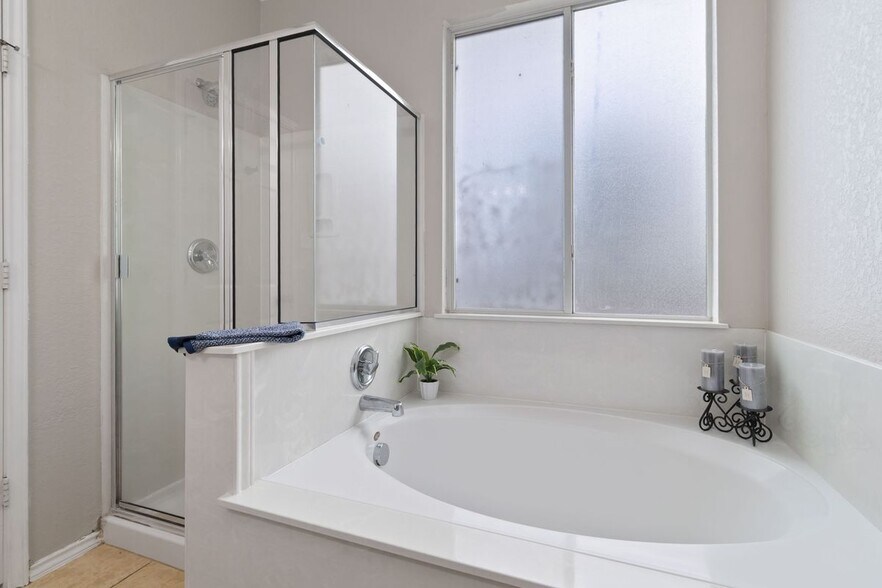 Building Photo - 3637 Double Diamond