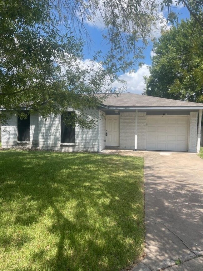 Primary Photo - A spacious and move-in ready 3-bedroom, 1....