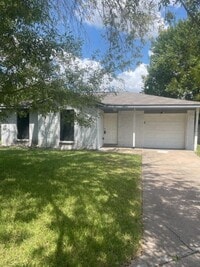 Building Photo - A spacious and move-in ready 3-bedroom, 1.5-bathroom home in Houston is now available. Fresh pain...
