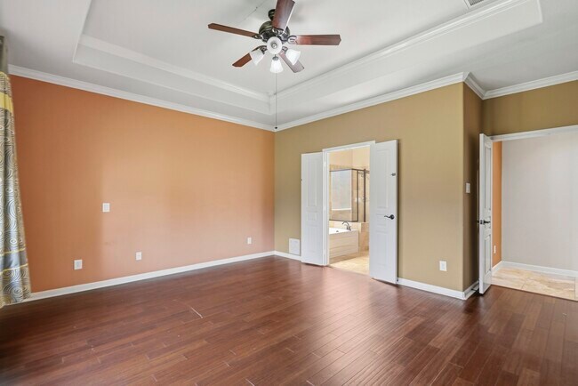 Building Photo - 25907 Foxrun Vista Dr