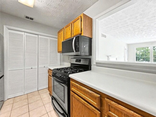 Building Photo - 1702 Country Park Dr