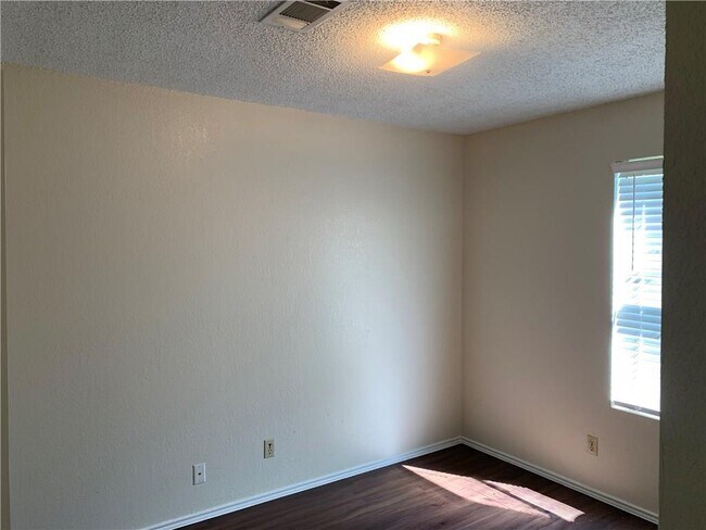 Building Photo - 2019 Redwing Way