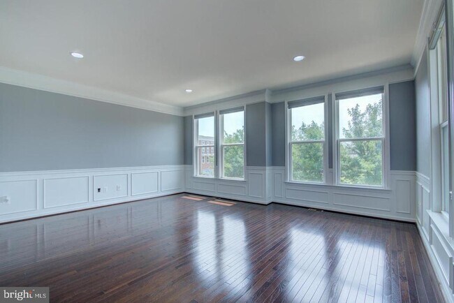 Building Photo - 42262 Knotty Oak Terrace