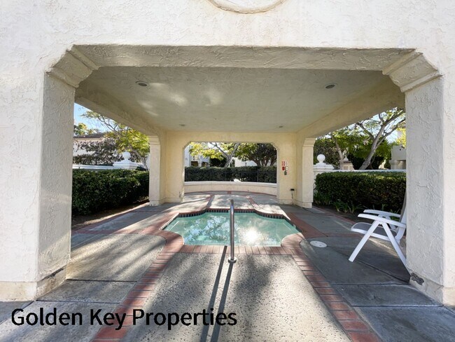 Building Photo - 2BR/1.5BA Condo in Charlemont in Vista! Cl...