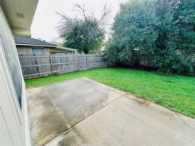 Building Photo - 17320 Bishopsgate Dr
