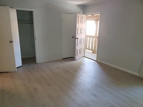 Building Photo - 3141 Pinehurst Dr