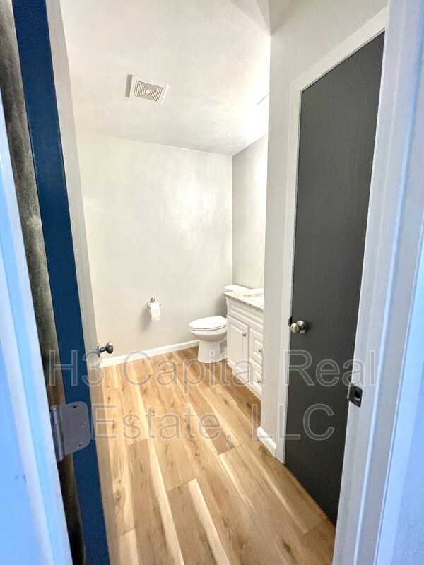 Building Photo - 130 Brookview Dr