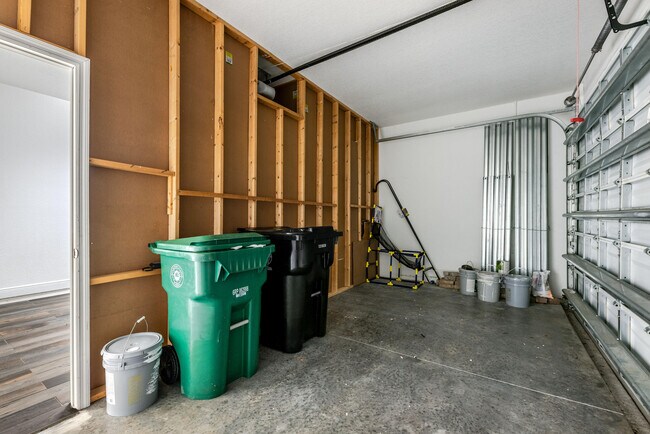 Building Photo - 1367 NW Leonardo Cir