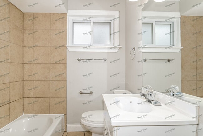 Building Photo - 118 Martigney Dr