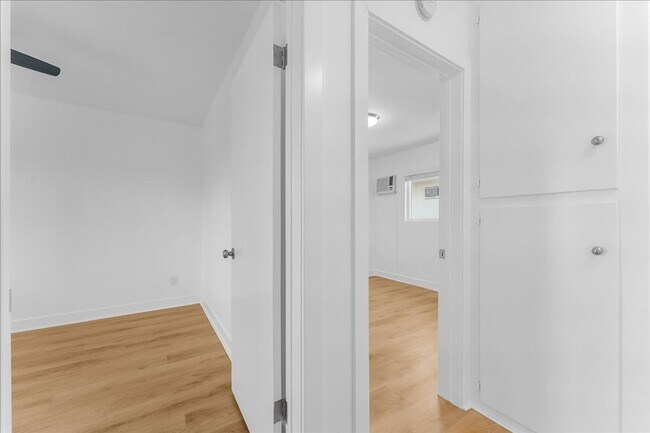 Building Photo - 7739 Laurel Canyon Blvd