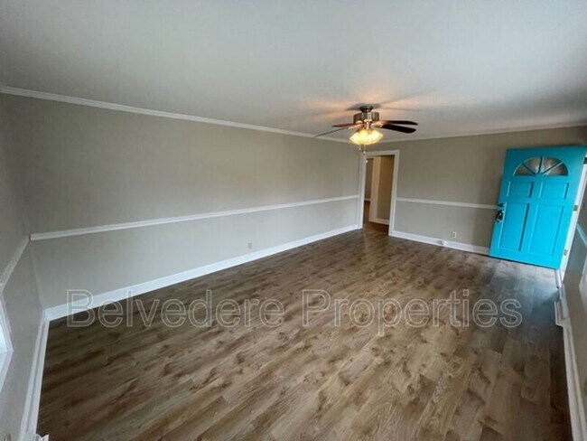 Building Photo - 804 Graylyn Dr