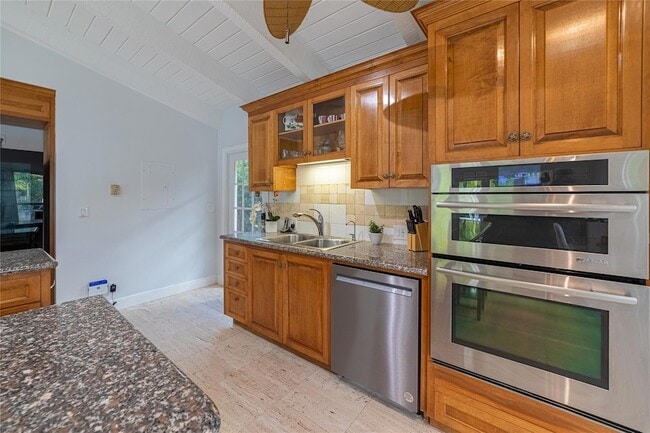 Building Photo - 2519 Barcelona Dr