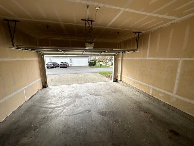 Building Photo - 2125 Bobs Hollow Ln