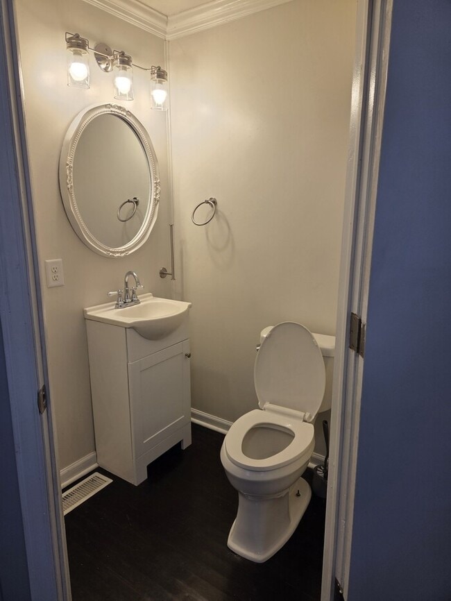 Building Photo - 408 Clifton St