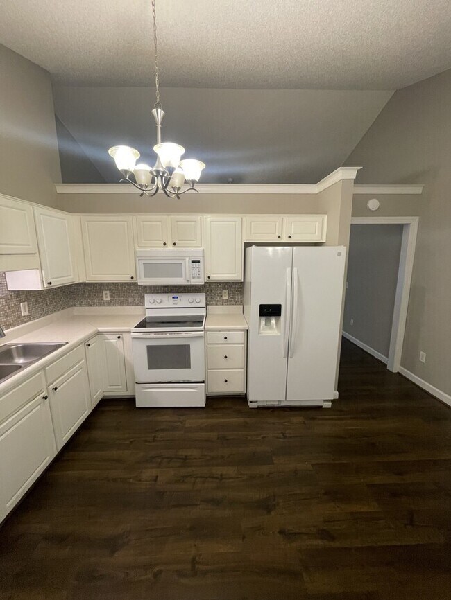 Building Photo - 3 bd 2 ba ranch in Wake Forest with a garage