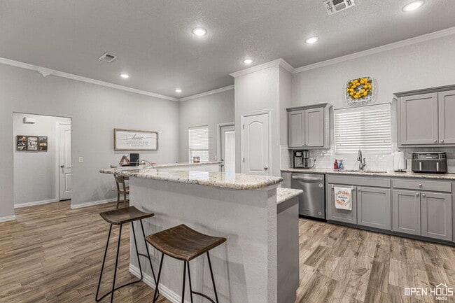 Building Photo - 306 Driftwood Dr