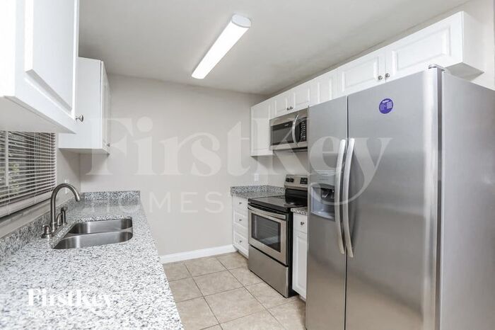 Building Photo - 786 Vercelli St