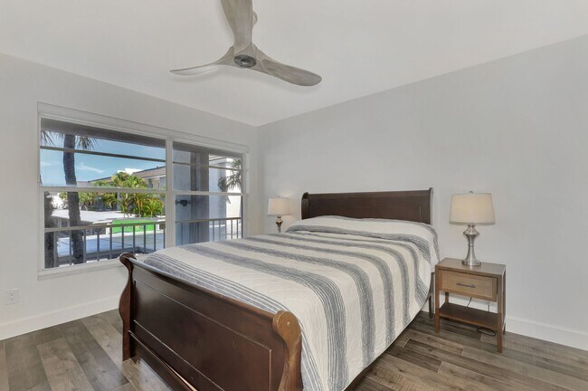 Building Photo - LUXURY LONGBOAT LIVING AT IT’S FINEST! AVA...