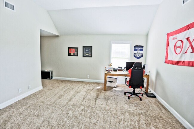 Building Photo - 1328 Black Oak Cir