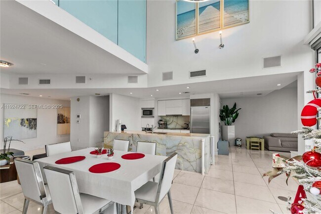 Building Photo - 900 Biscayne Blvd