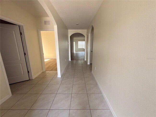Building Photo - 308 Sofia Ln