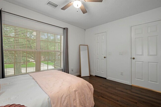 Building Photo - 93 E Stony End Pl
